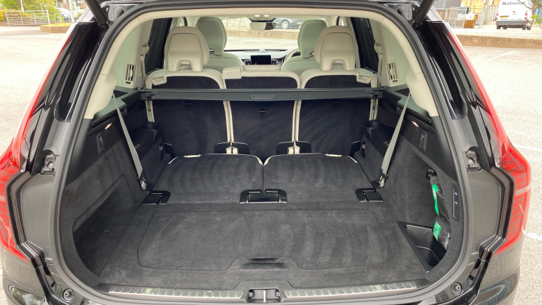 Volvo XC90 2.0 T8 PHEV Ultra Dark 5dr AWD Geartronic Estate